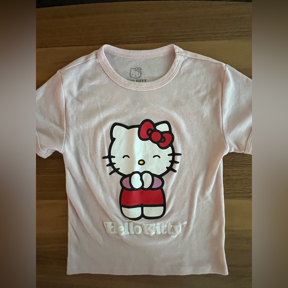 Hello Kitty Light Pink Short Sleeve crop top size small🎀